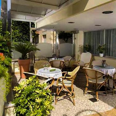 Hotel Acerboli Ріміні Екстер'єр фото
