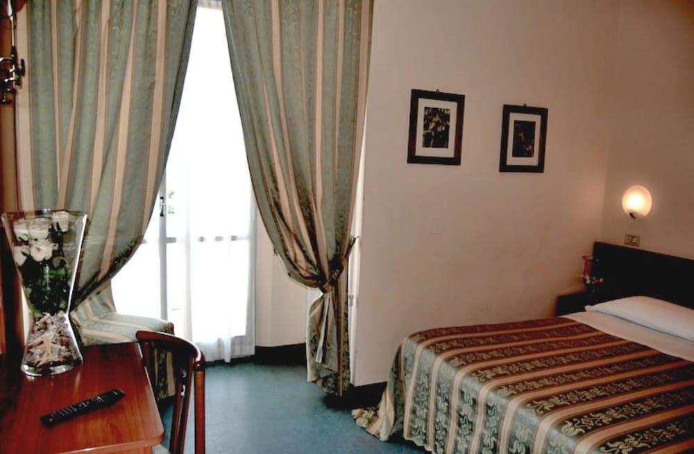 Hotel Acerboli Ріміні Екстер'єр фото