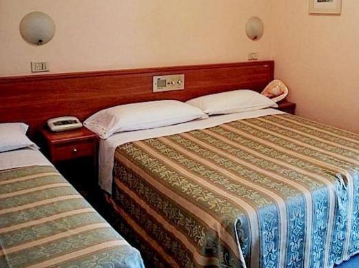 Hotel Acerboli Ріміні Екстер'єр фото